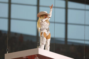 Why Calling For Beyoncé To Retire Because She's 'Old' Is Misogynistic and Ridiculous